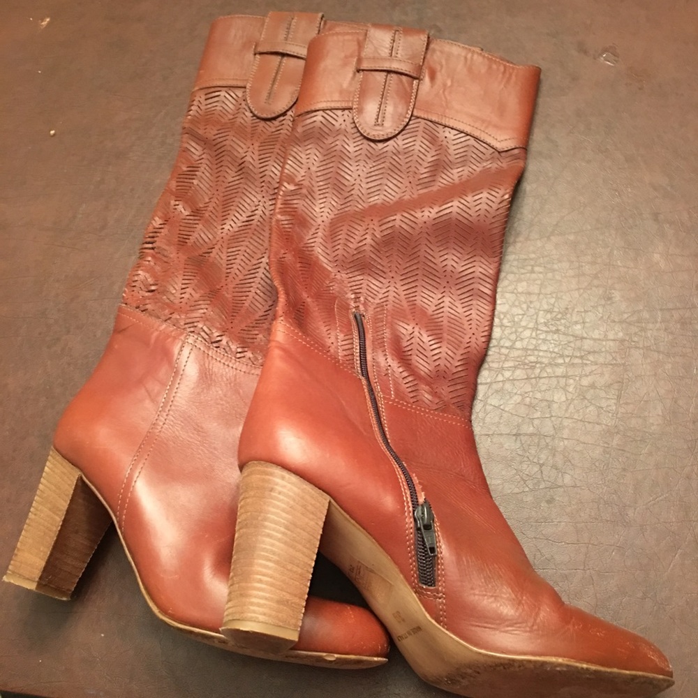 Barney’s laser cut Perforated knee high boots - Picture 3 of 6